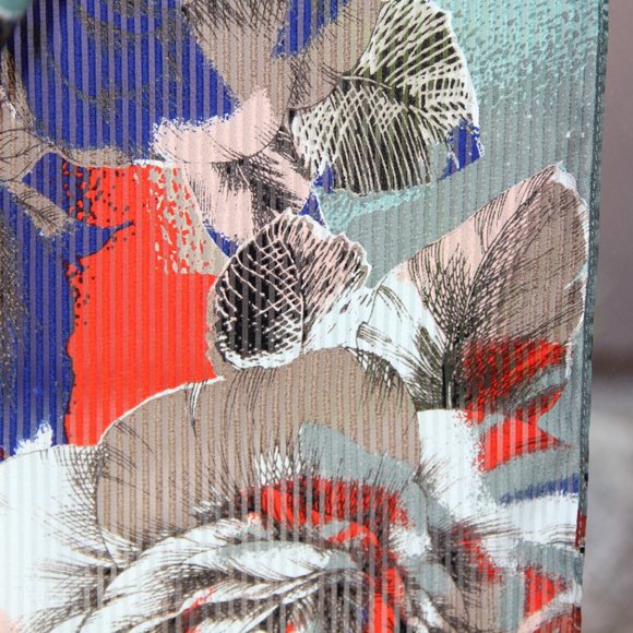 New & Tag Vince Camuto Long Rectangle Flower Scarf - Picture 12 of 14